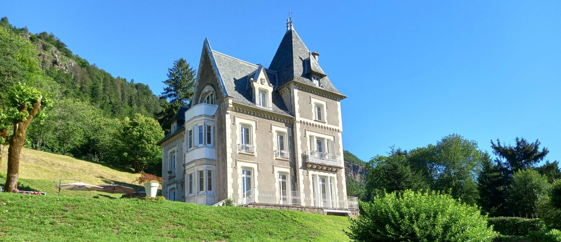 Location saisonnière au cœur du parc des volcans d’Auvergne, à Vic-sur-Cère, Cantal